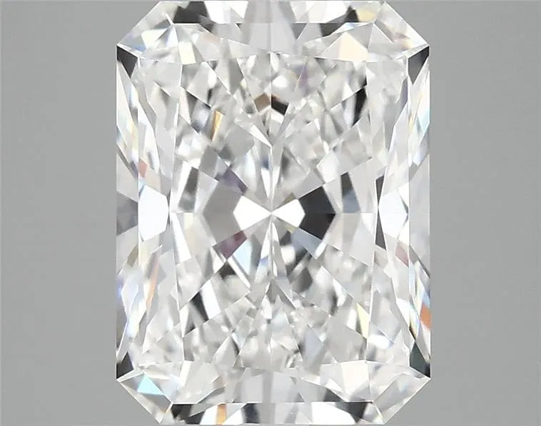 3.88ct Radiant Lab Grown Diamond (Colour E, Clarity VVS2, IGI Certified)
