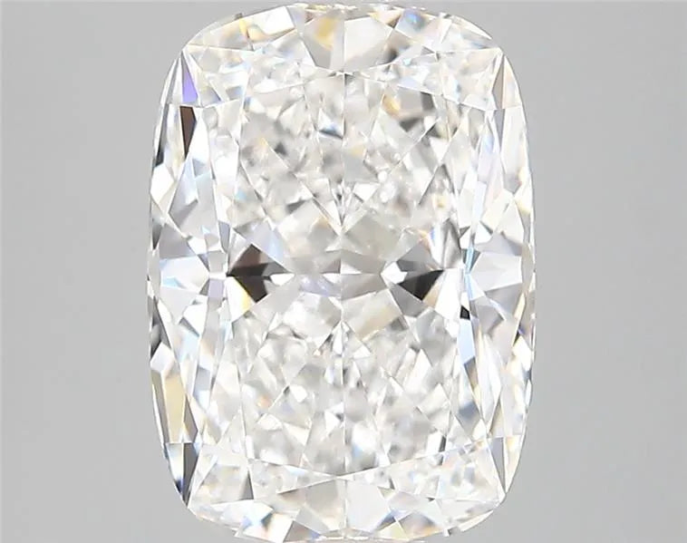 3.89ct Cushion modified Lab Grown Diamond (Colour E, Clarity VVS1, IGI Certified)