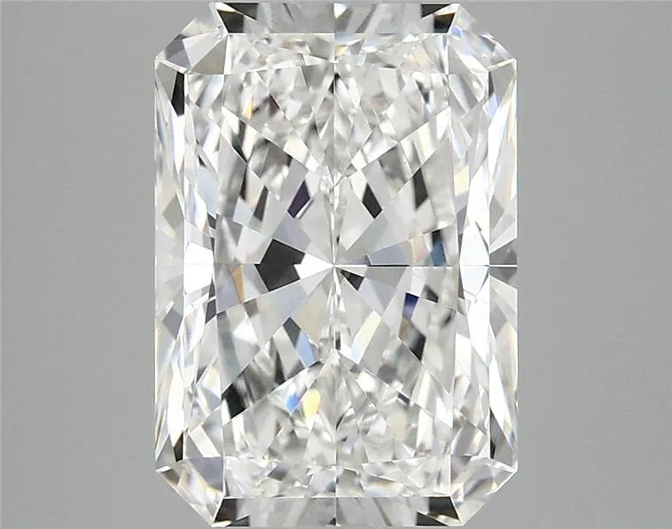 3.89ct Radiant Lab Grown Diamond (Colour E, Clarity VVS2, IGI Certified)