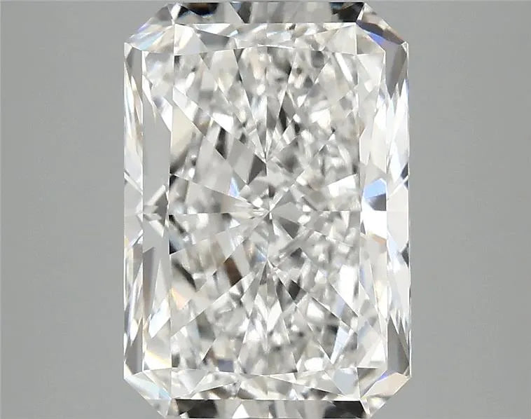 3.89ct Radiant Lab Grown Diamond (Colour F, Clarity VS1, IGI Certified)