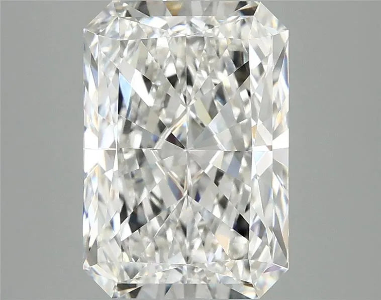 3.89ct Radiant Lab Grown Diamond (Colour F, Clarity VVS2, IGI Certified)