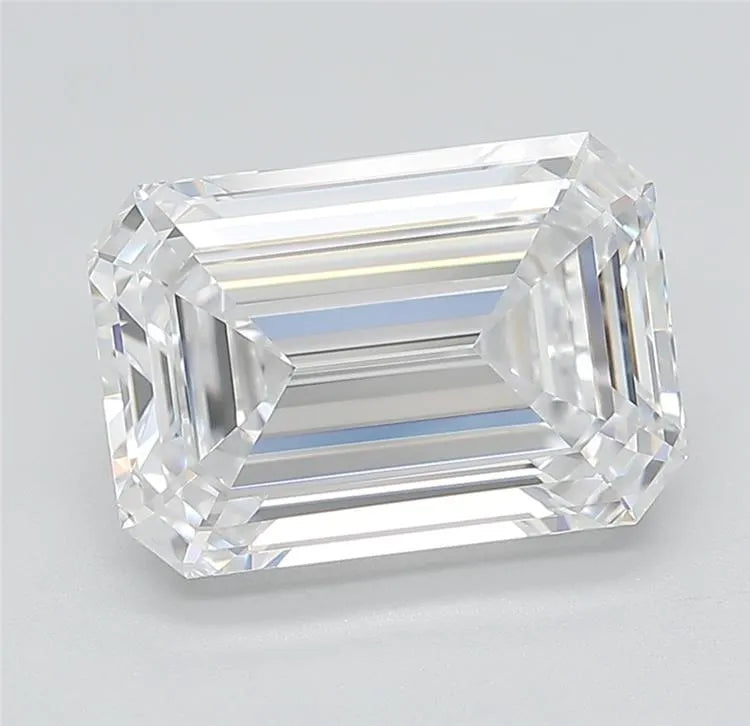 3.90ct Emerald Lab Grown Diamond (Colour D, Clarity VVS1, Cut EX, IGI Certified)