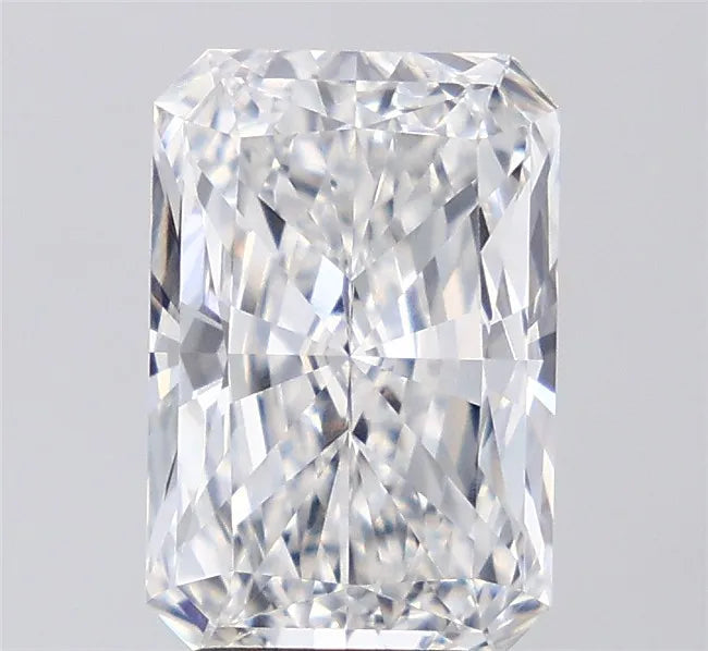 3.92ct Radiant Lab Grown Diamond (Colour D, Clarity VVS1, IGI Certified)