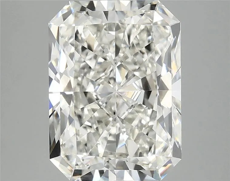 3.94ct Radiant Lab Grown Diamond (Colour G, Clarity VVS2, IGI Certified)