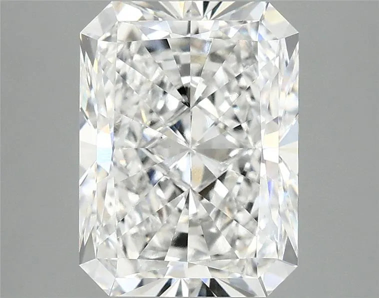 3.99ct Radiant Lab Grown Diamond (Colour D, Clarity VVS2, IGI Certified)