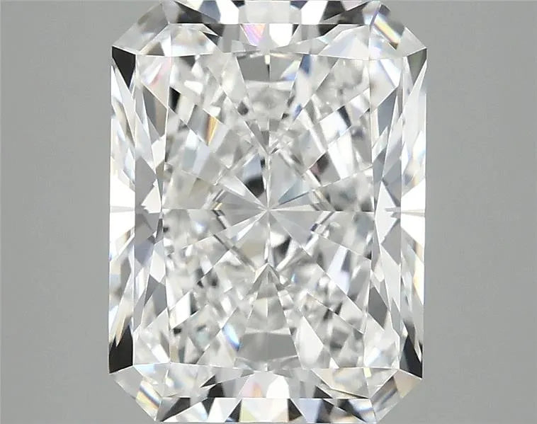3.99ct Radiant Lab Grown Diamond (Colour E, Clarity VVS2, IGI Certified)
