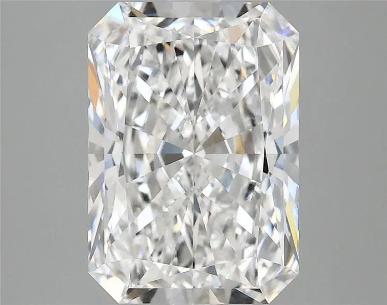 3.10ct Radiant Lab Grown Diamond (Colour D, Clarity VVS2, IGI Certified)