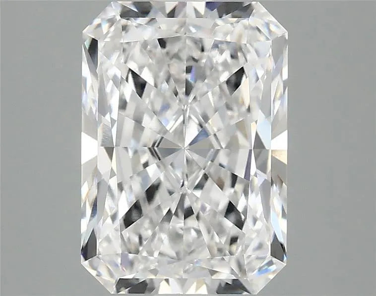 3.10ct Radiant Lab Grown Diamond (Colour D, Clarity VVS2, IGI Certified)