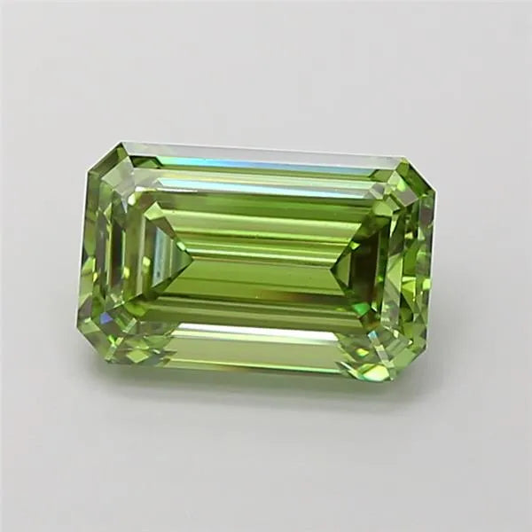 4.00ct Emerald Lab Grown Diamond (Colour Fancy Vivid Green, Clarity VS1, IGI Certified)