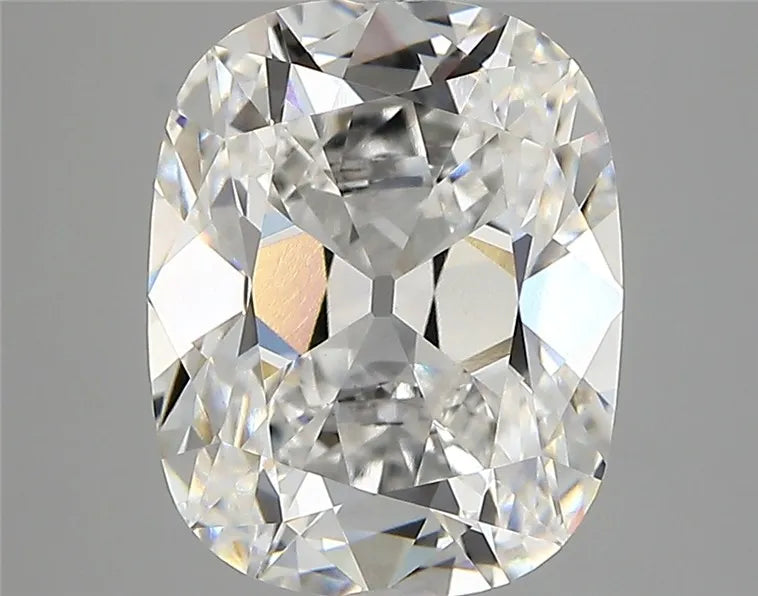 4.01ct Cushion modified Lab Grown Diamond (Colour E, Clarity VVS2, IGI Certified)