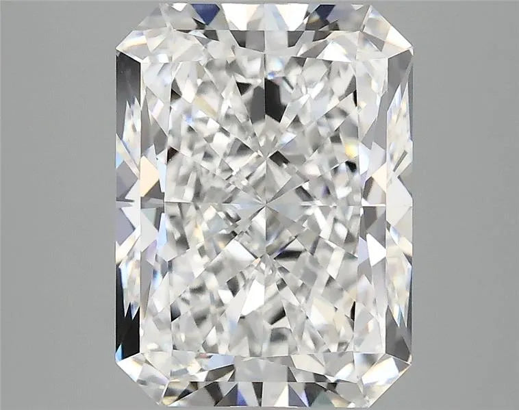 4.01ct Radiant Lab Grown Diamond (Colour E, Clarity VVS1, IGI Certified)