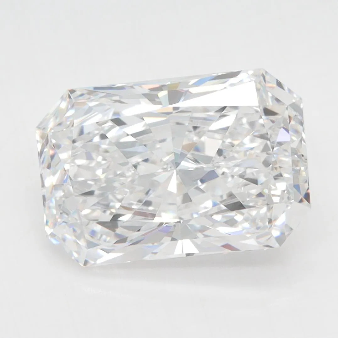 4.01ct Radiant Lab Grown Diamond (Colour E, Clarity VVS2, IGI Certified)