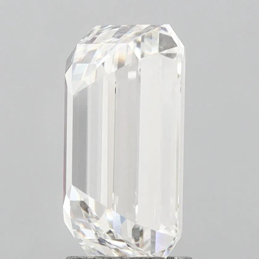 4.02ct Emerald Lab Grown Diamond (Colour F, Clarity VVS2, IGI Certified)