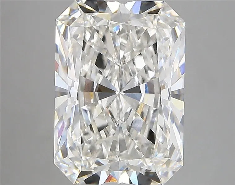 4.02ct Radiant Lab Grown Diamond (Colour E, Clarity VVS1, IGI Certified)