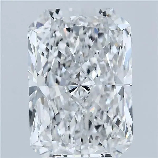 4.02ct Radiant Lab Grown Diamond (Colour E, Clarity VVS2, IGI Certified)
