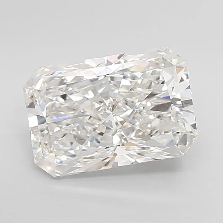 4.02ct Radiant Lab Grown Diamond (Colour F, Clarity VVS2, IGI Certified)