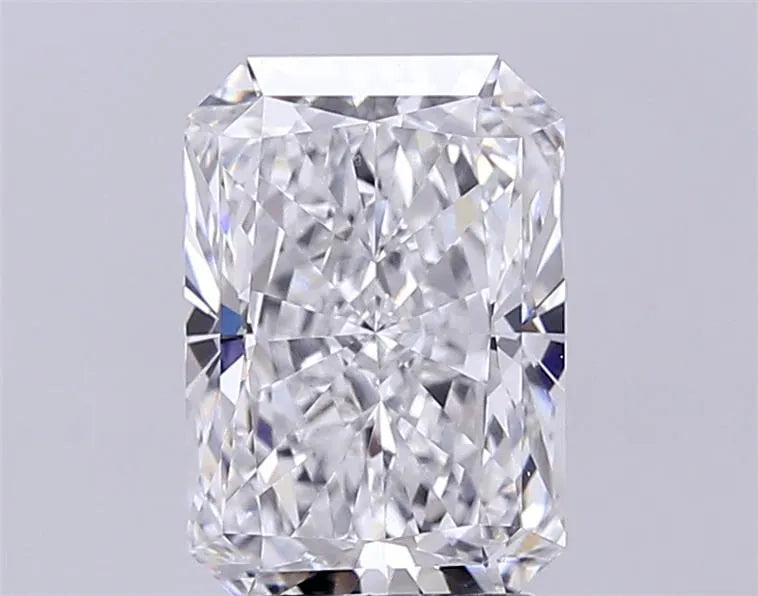 4.03ct Radiant Lab Grown Diamond (Colour D, Clarity VVS2, IGI Certified)