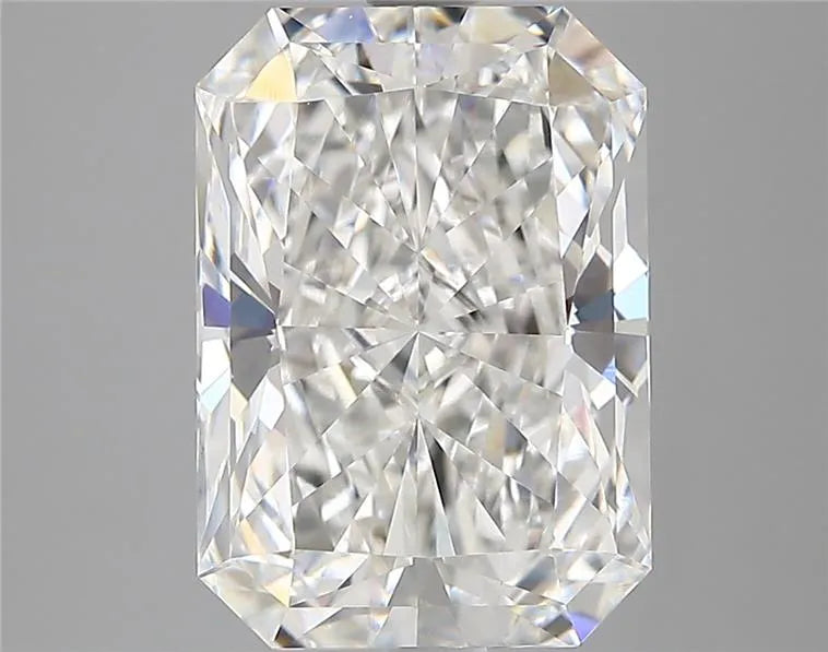 4.03ct Radiant Lab Grown Diamond (Colour E, Clarity VVS2, IGI Certified)