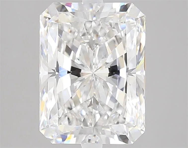 4.03ct Radiant Lab Grown Diamond (Colour F, Clarity VVS2, IGI Certified)