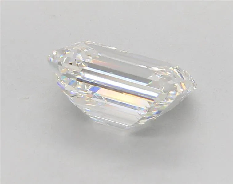 4.04ct Emerald Lab Grown Diamond (Colour E, Clarity VVS2, IGI Certified)