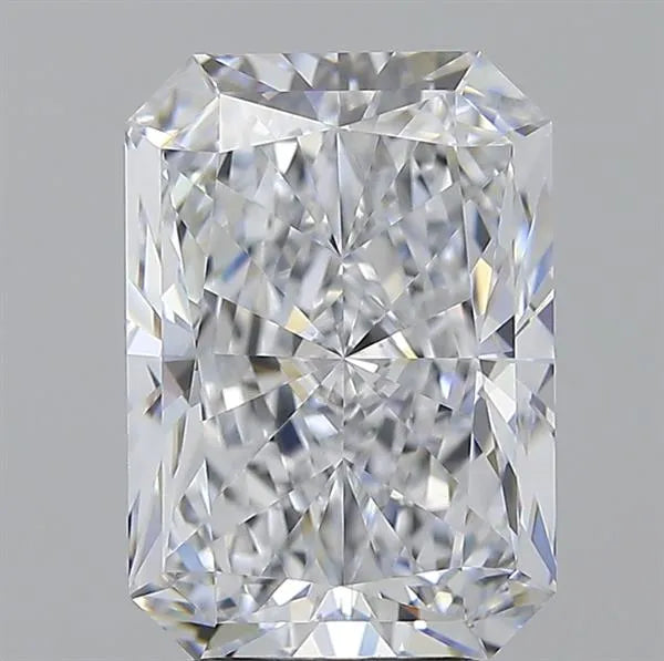 4.04ct Radiant Lab Grown Diamond (Colour D, Clarity VVS1, IGI Certified)