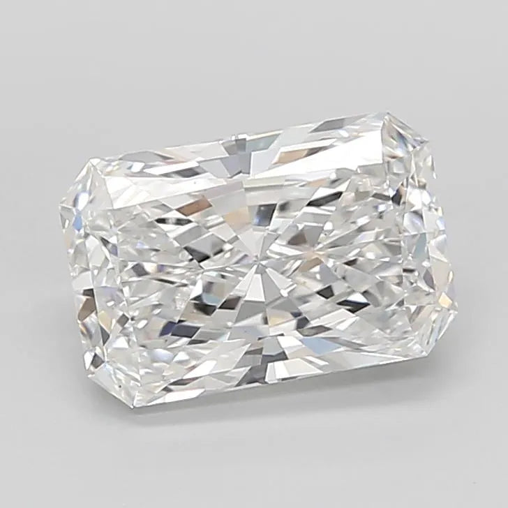 4.04ct Radiant Lab Grown Diamond (Colour E, Clarity VVS2, IGI Certified)