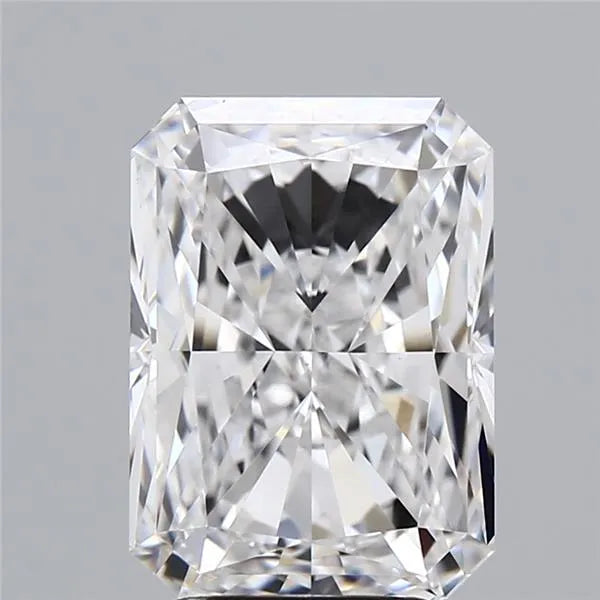 4.04ct Radiant Lab Grown Diamond (Colour E, Clarity VVS2, IGI Certified)