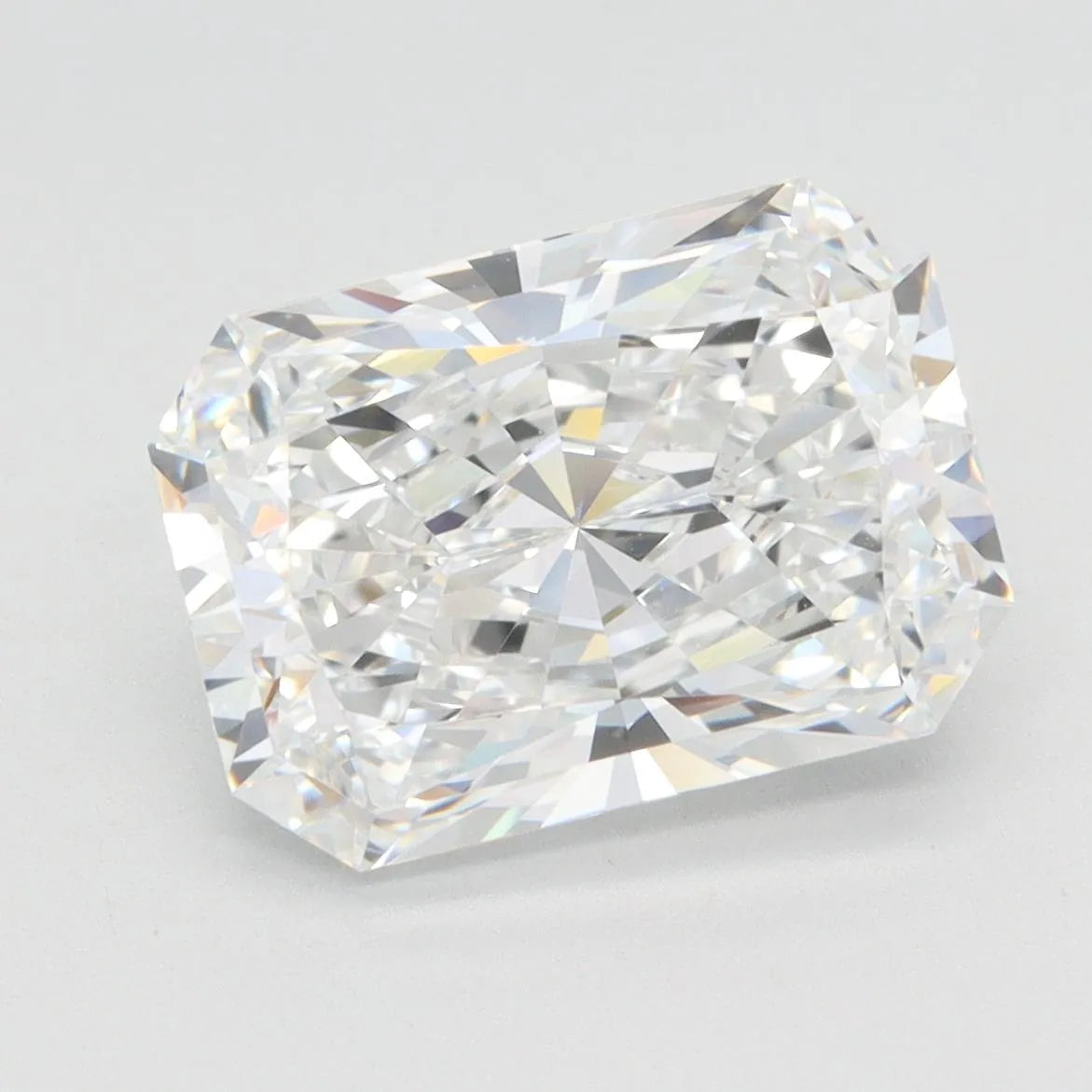 4.04ct Radiant Lab Grown Diamond (Colour F, Clarity VVS2, IGI Certified)