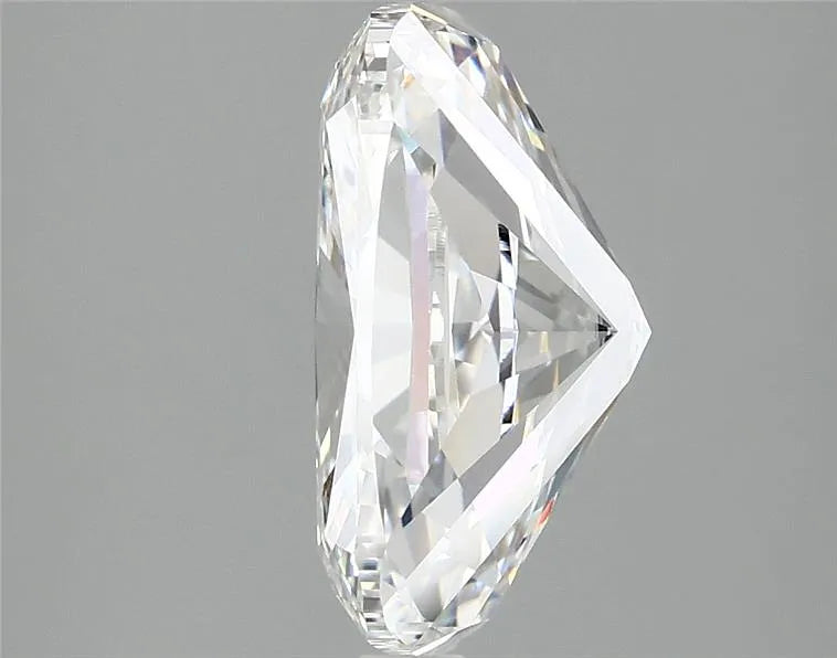 4.05ct Cushion modified Lab Grown Diamond (Colour E, Clarity VS1, IGI Certified)