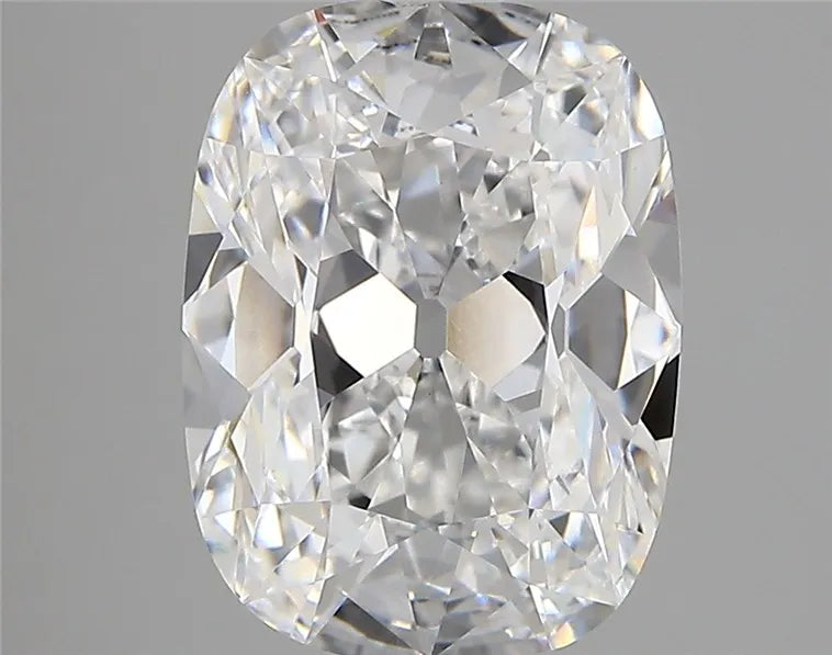 4.05ct Cushion modified Lab Grown Diamond (Colour E, Clarity VVS2, IGI Certified)