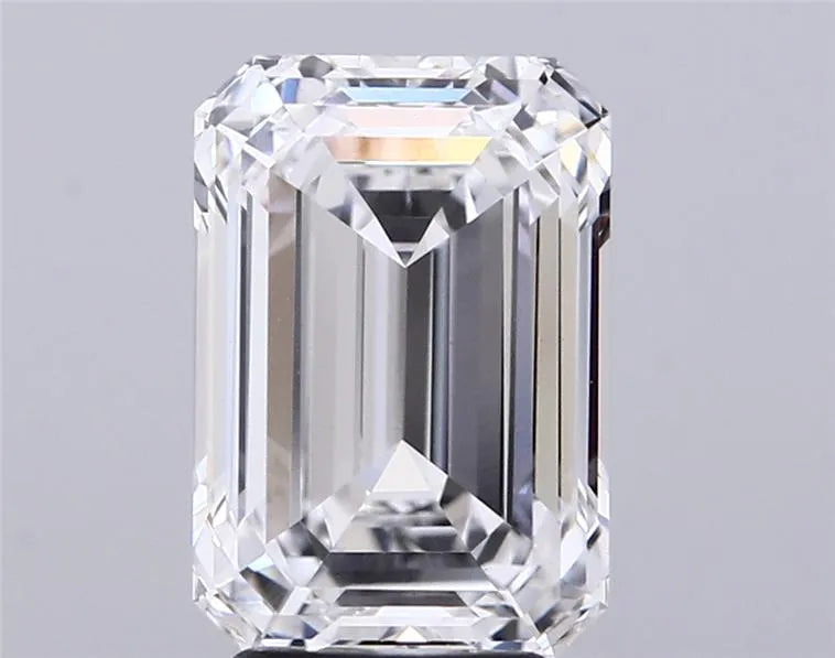 4.05ct Emerald Lab Grown Diamond (Colour D, Clarity VVS2, IGI Certified)