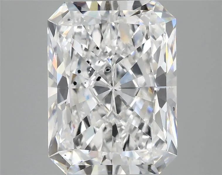4.05ct Radiant Lab Grown Diamond (Colour D, Clarity SI1, IGI Certified)