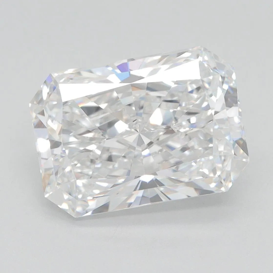 4.05ct Radiant Lab Grown Diamond (Colour D, Clarity VVS1, IGI Certified)