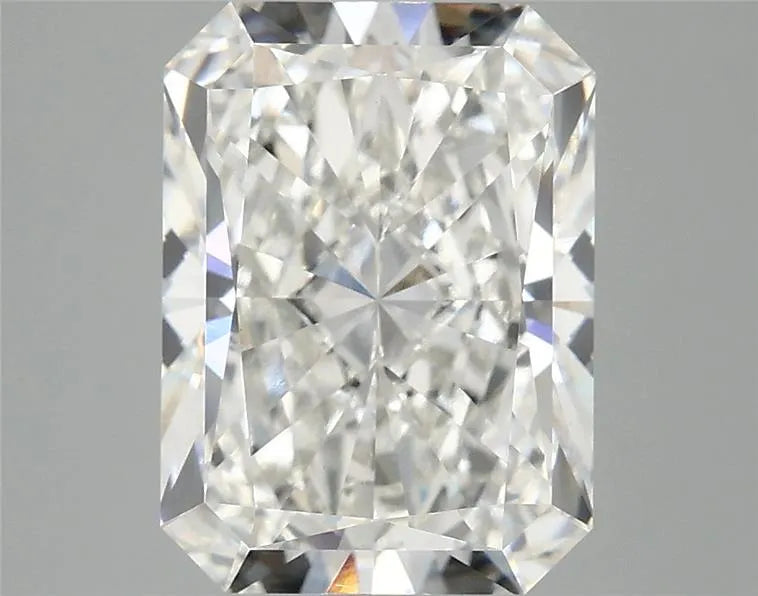 4.05ct Radiant Lab Grown Diamond (Colour F, Clarity VVS2, IGI Certified)