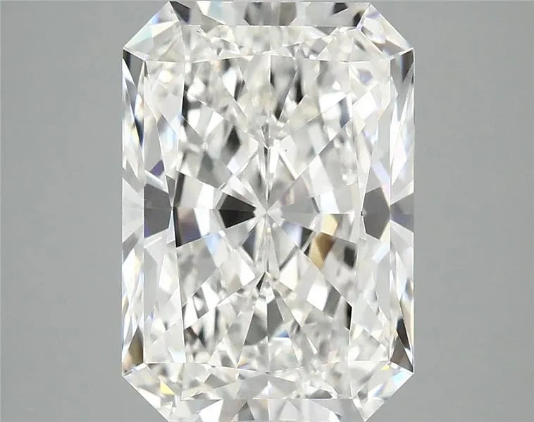 4.05ct Radiant Lab Grown Diamond (Colour F, Clarity VVS2, IGI Certified)
