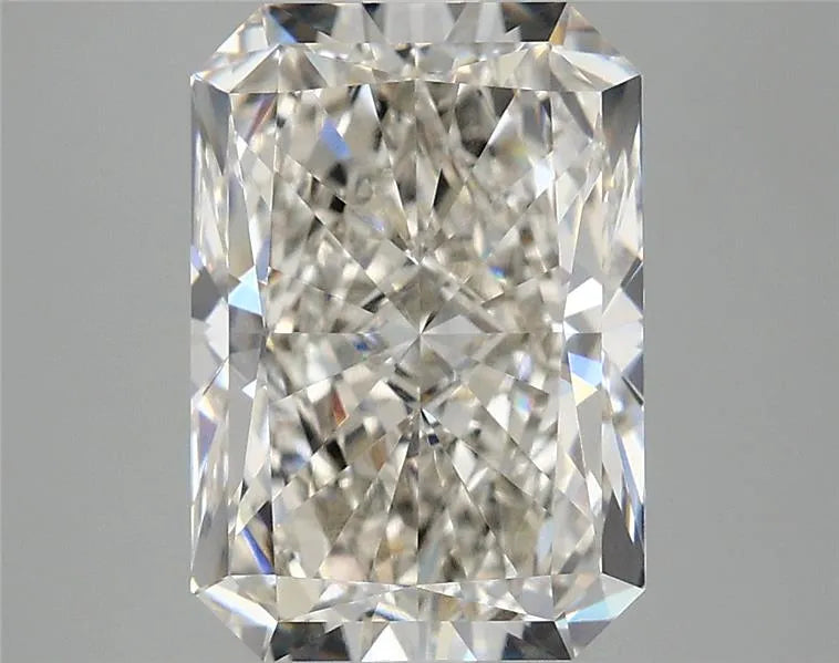 4.05ct Radiant Lab Grown Diamond (Colour H, Clarity VVS2, IGI Certified)