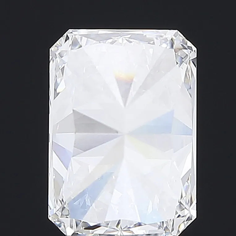 4.06ct Radiant Lab Grown Diamond (Colour D, Clarity VVS2, IGI Certified)