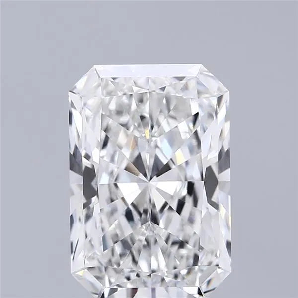 4.06ct Radiant Lab Grown Diamond (Colour E, Clarity VVS1, IGI Certified)