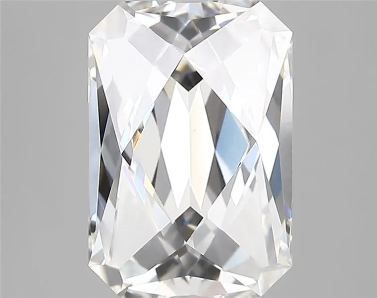 4.06ct Radiant Lab Grown Diamond (Colour E, Clarity VVS1, IGI Certified)