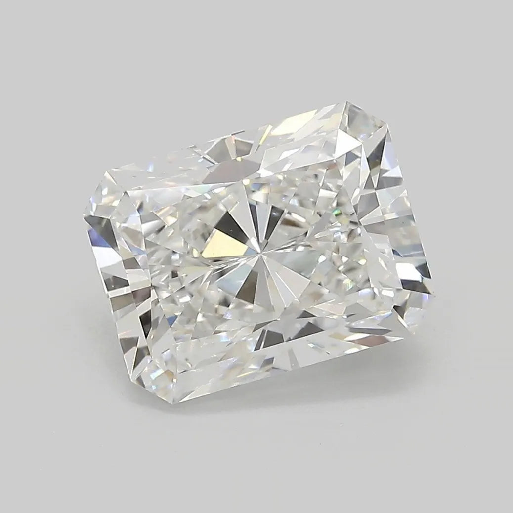 4.06ct Radiant Lab Grown Diamond (Colour E, Clarity VVS2, IGI Certified)