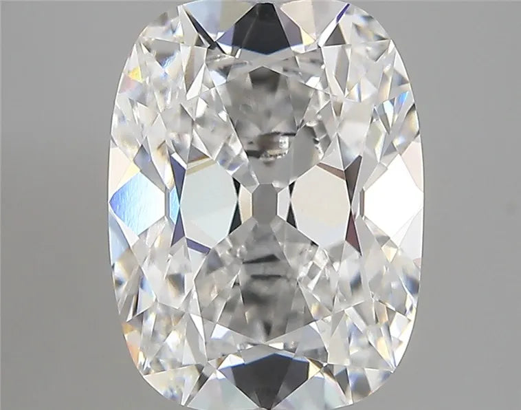 4.07ct Cushion modified Lab Grown Diamond (Colour E, Clarity VVS2, IGI Certified)