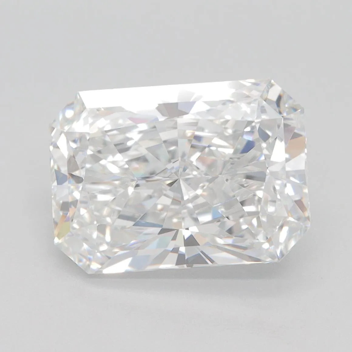 4.07ct Radiant Lab Grown Diamond (Colour E, Clarity VVS2, IGI Certified)
