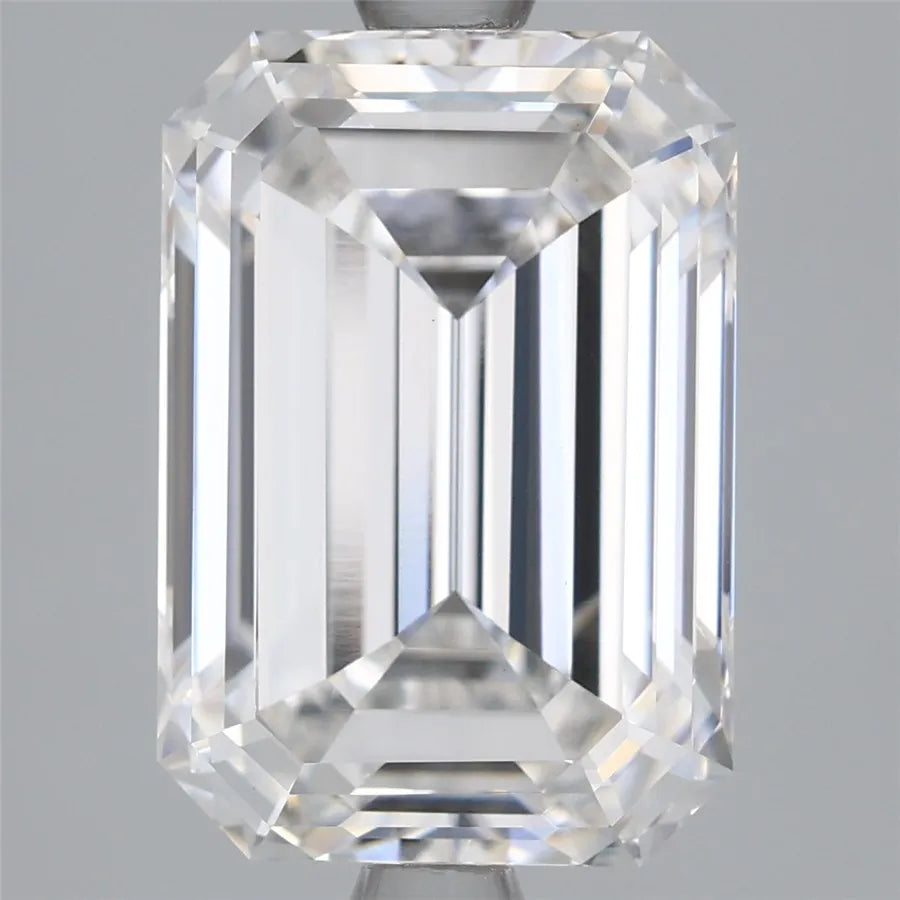 4.08ct Emerald Lab Grown Diamond (Colour E, Clarity VVS2, Cut EX, IGI Certified)