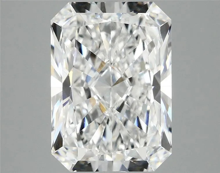 4.08ct Radiant Lab Grown Diamond (Colour D, Clarity VVS2, IGI Certified)