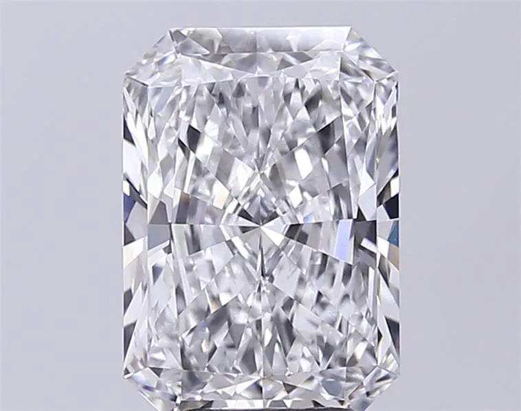 4.08ct Radiant Lab Grown Diamond (Colour E, Clarity IF, IGI Certified)