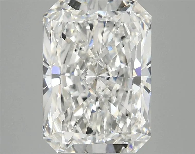 4.08ct Radiant Lab Grown Diamond (Colour E, Clarity VVS2, IGI Certified)