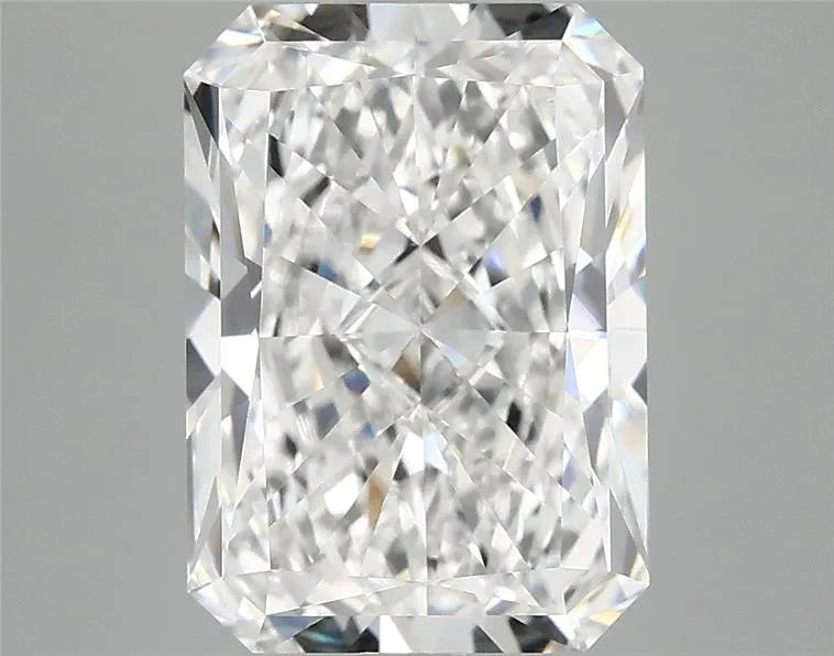 4.08ct Radiant Lab Grown Diamond (Colour E, Clarity VVS2, IGI Certified)