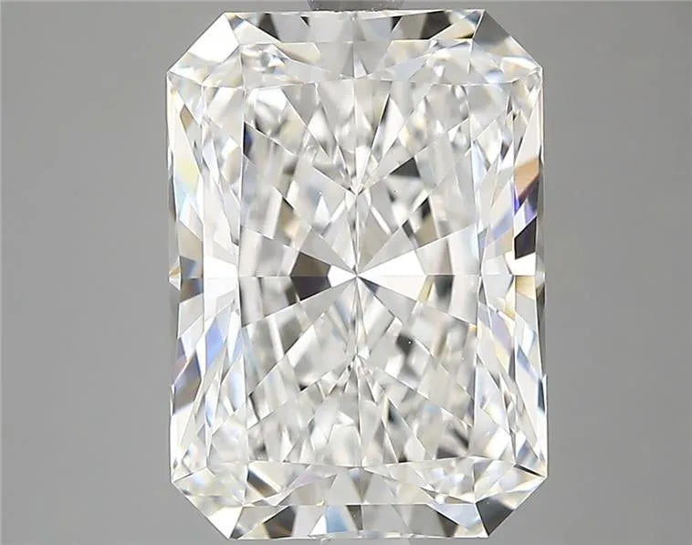 4.08ct Radiant Lab Grown Diamond (Colour E, Clarity VVS2, IGI Certified)
