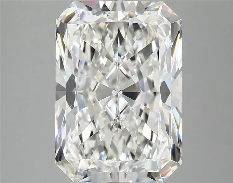 4.08ct Radiant Lab Grown Diamond (Colour E, Clarity VVS2, IGI Certified)