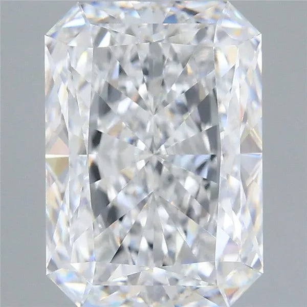 4.09ct Radiant Lab Grown Diamond (Colour D, Clarity VVS2, IGI Certified)